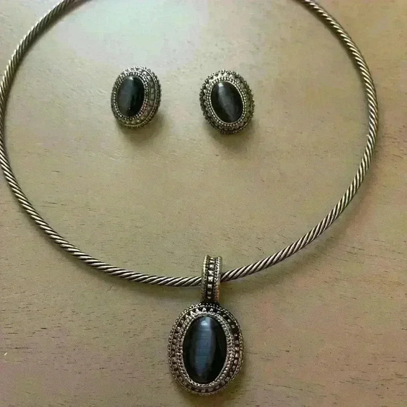 vintage  earrings and necklace - Picture 2 of 9